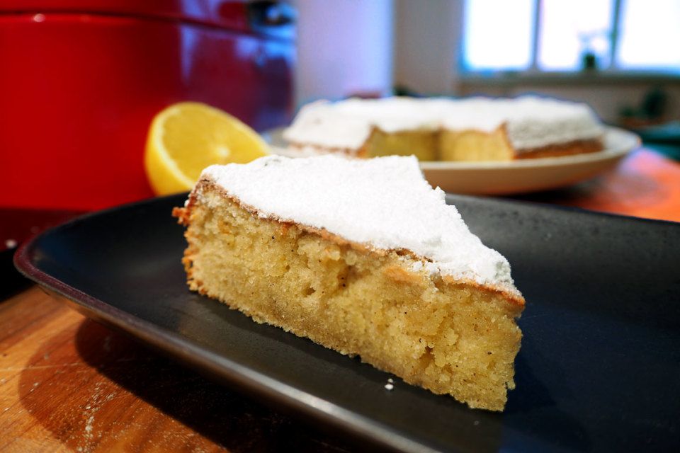 Lemon and olive oil cake