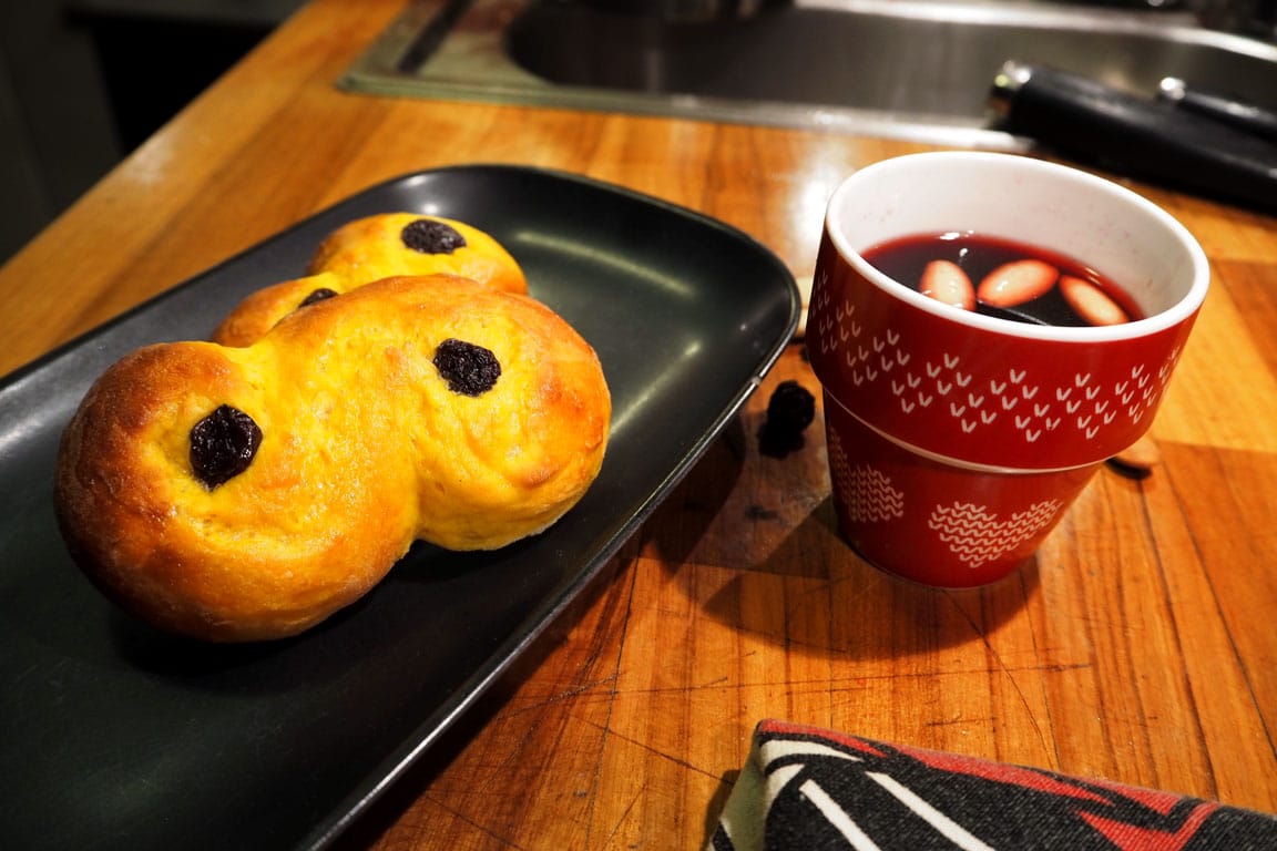 Swedish mulled wine and saffran buns