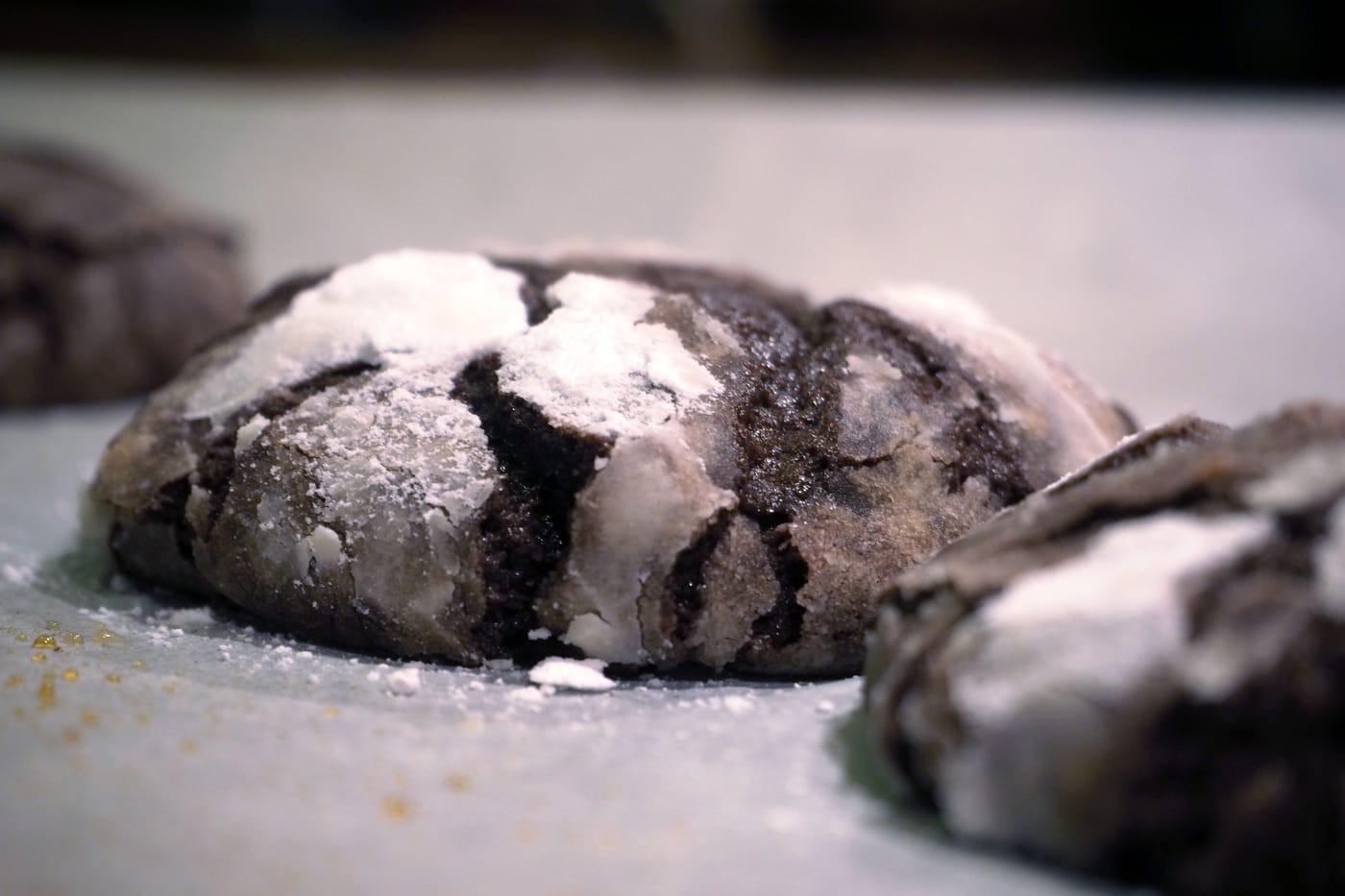 Snow cap cookies with berries