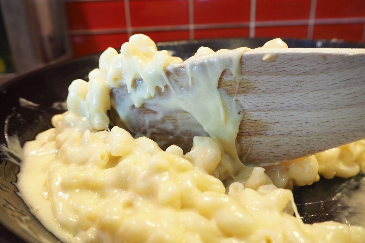 mac n cheese cooking