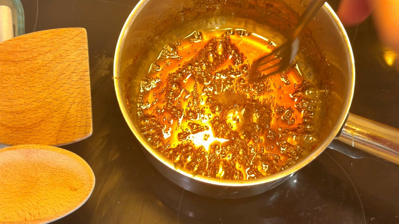 The sugar boiling to 150°C